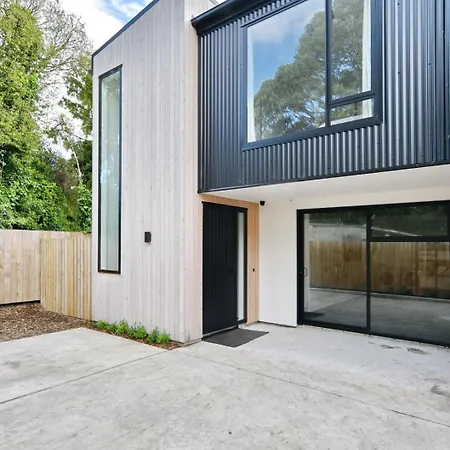 Modern Comfort 2Br Townhouse Near Cbd - Christchurch Holiday Homes